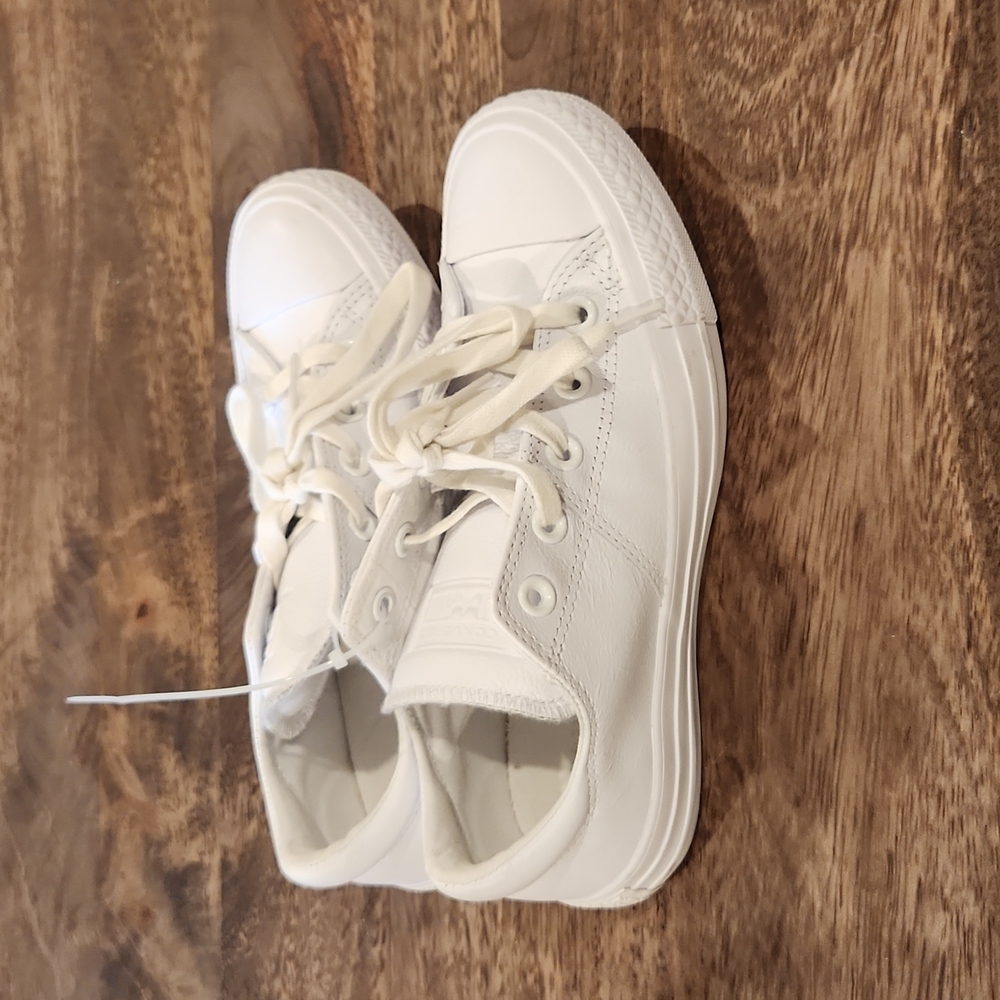 Converse Chuck Taylor All Star Leather Low Top Sneakers - Picture 2 of 5